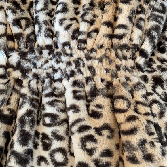 🔥3for$10 | Animal Print Jacket | Super Soft | Nearly New - Picture 3 of 6